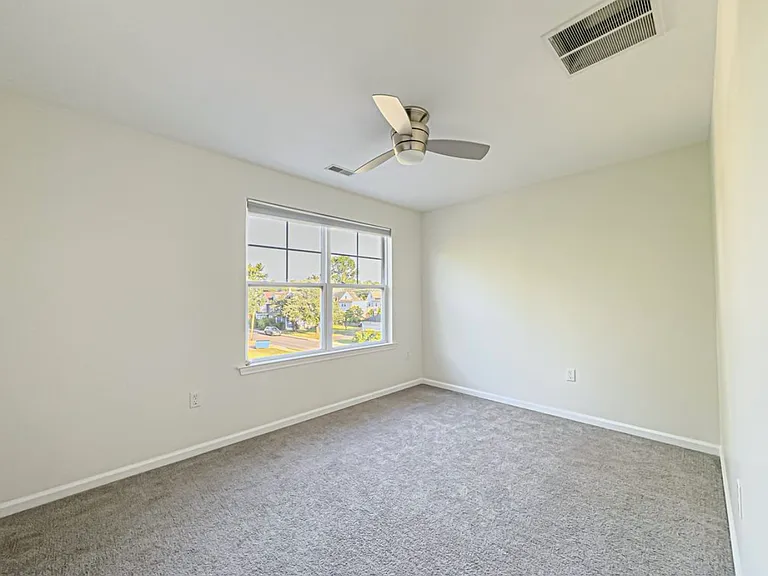 48 S Poplar St — Photo 9