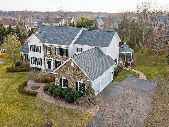 2nd image of 14951 Gaines Mill Cir