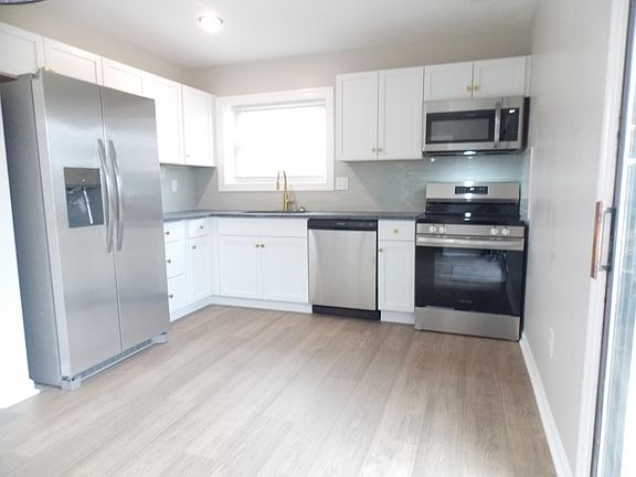 4th image of 1561 Flora Glen Way