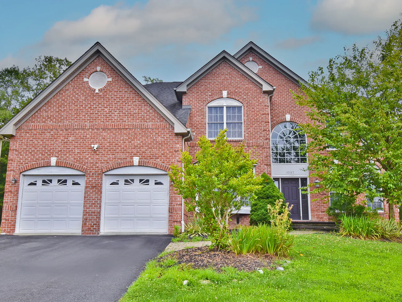 4 bed, 2.5 bath, 3723 sqft, $3,450 — Photo 1