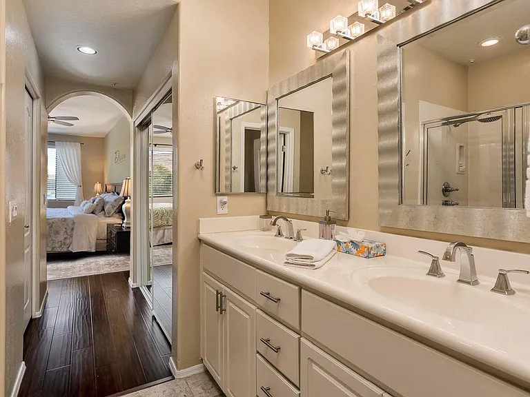 705 W Queen Creek Rd — Photo 11