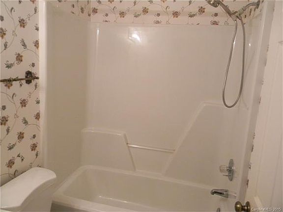 2nd image of 2451 Glenridge Dr