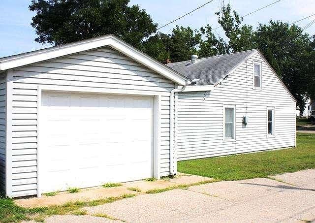 2nd image of 1008 22nd St S