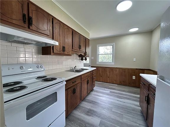 2nd image of 2823 Cleveland Ave