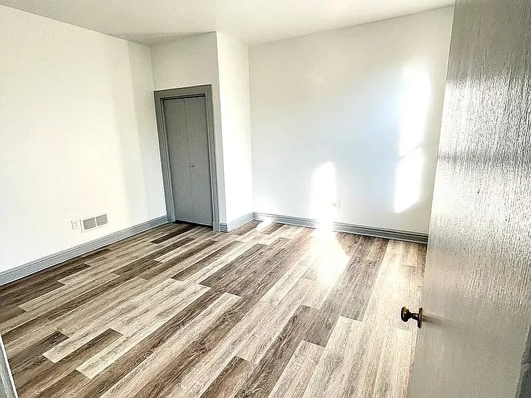 1416 Sheffield St — Photo 14