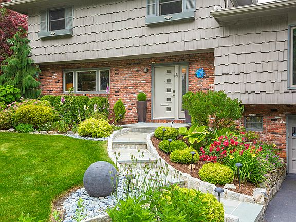 3rd image of 6 Cornell Dr