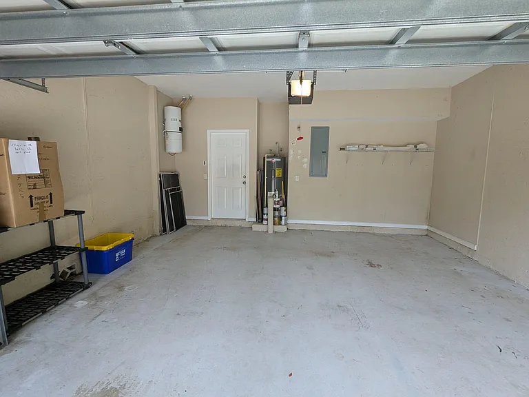9015 Alexandra Cir — Photo 14