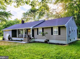 19 Crestview Dr, Hopewell, NJ 08525