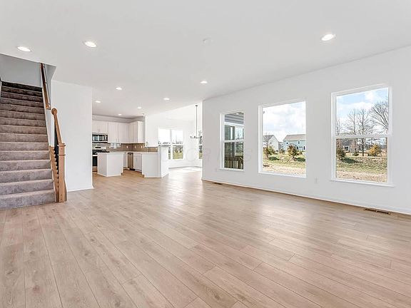 5th image of 189 Mahogany Dr