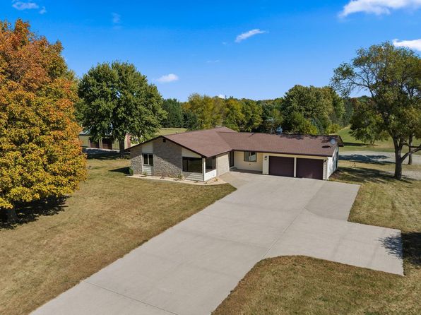 14096 Highland Dr, Waseca, MN 56093