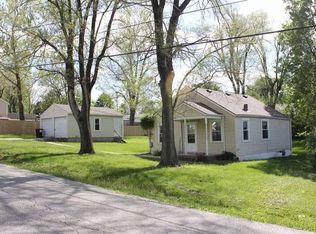 7110 NE Kranz Rd, Kansas City, MO 64118