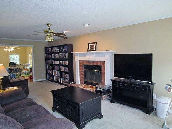 2nd image of 1202 Clairmont Pl