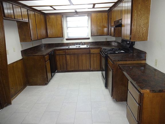 4th image of 3220 SE 56th St