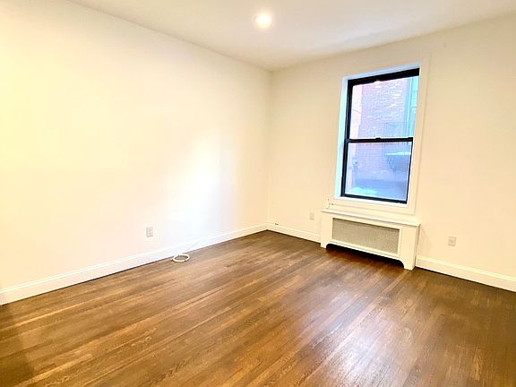 3rd image of 59 E 79th St #4BB