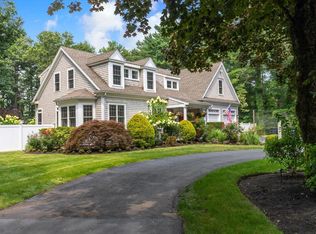 45 Summer St, Duxbury, MA 02332