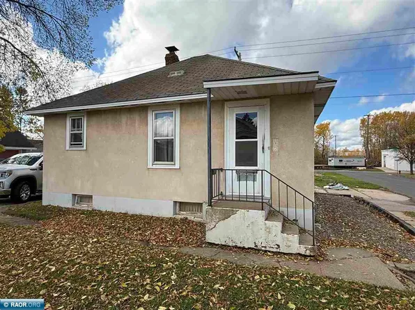 410 W 26th St, Hibbing, MN 55746