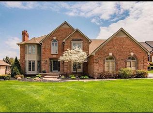 54036 Sutherland Ln, Shelby Township, MI 48316