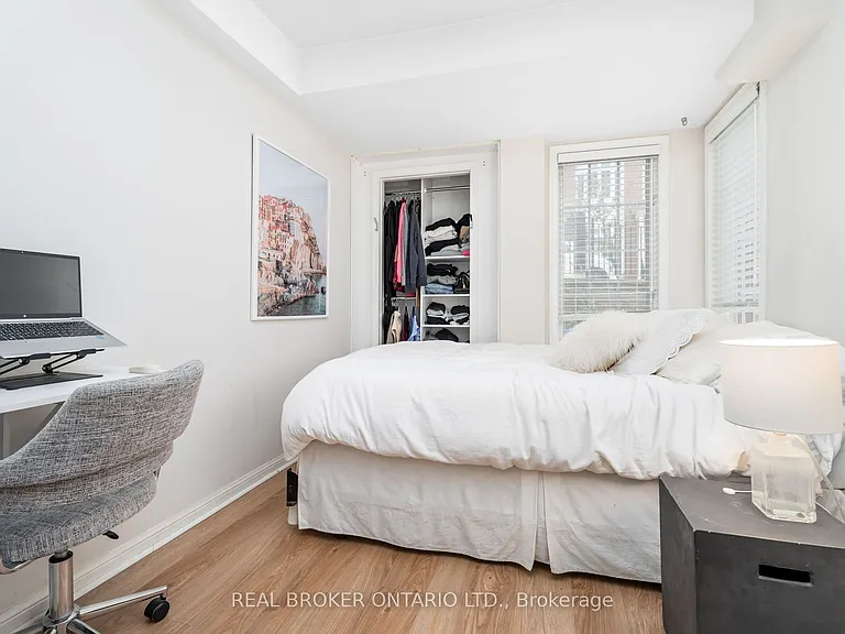 11 Niagara St W #32 — Photo 24