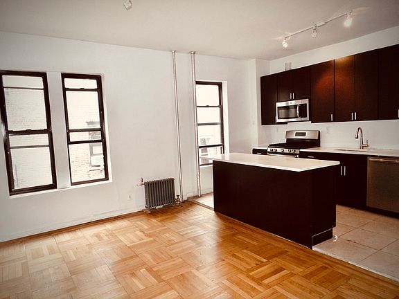 5th image of 356 Saint Johns Pl APT 3C