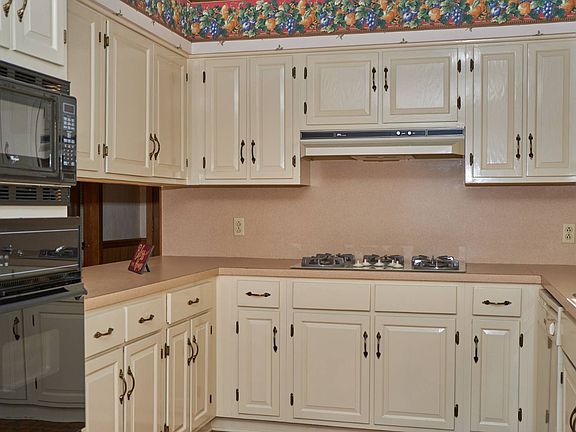 5th image of 3110 Diane Dr