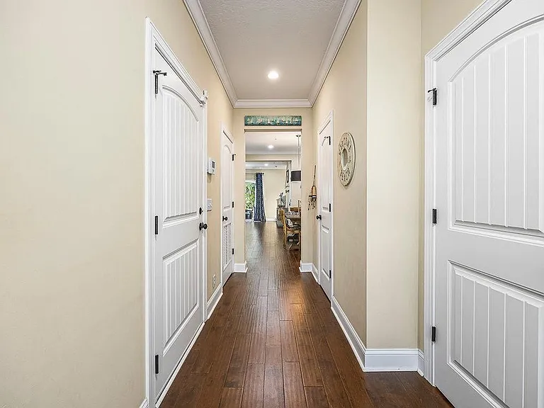 802 Reserve Ln — Photo 8