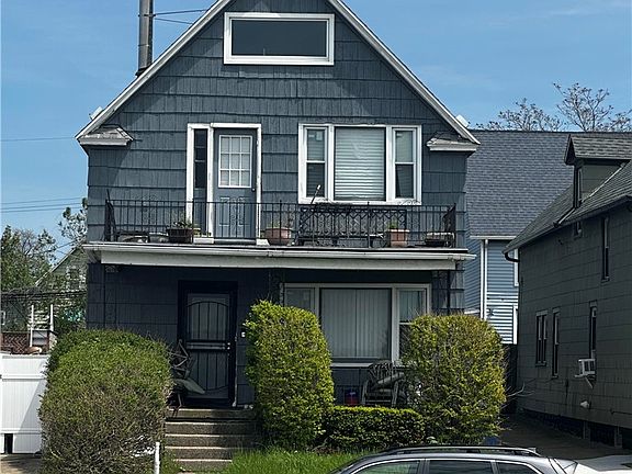 2nd image of 2349 Niagara St