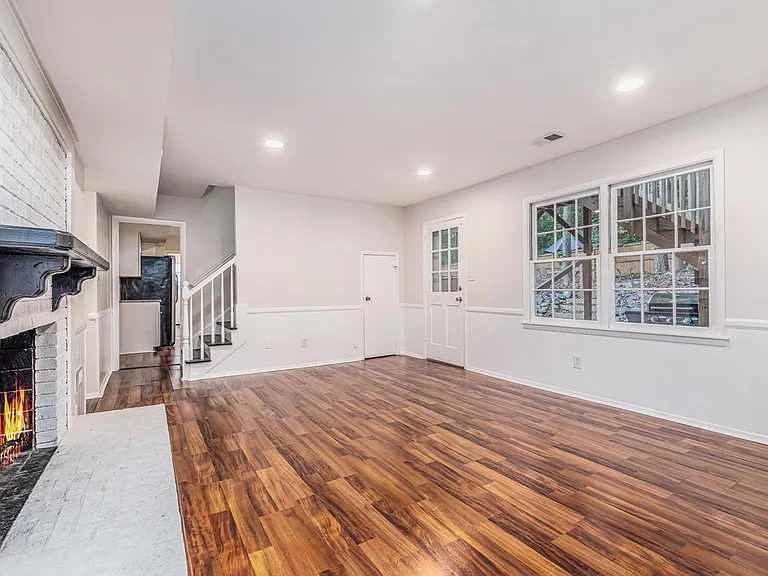 701 McNabb Ct — Photo 4