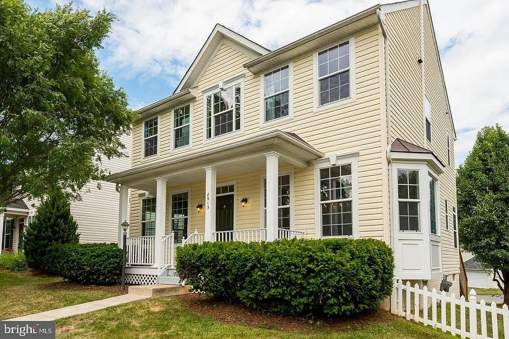 3 bed, 3.5 bath, 2993 sqft, $3,250 — Photo 2
