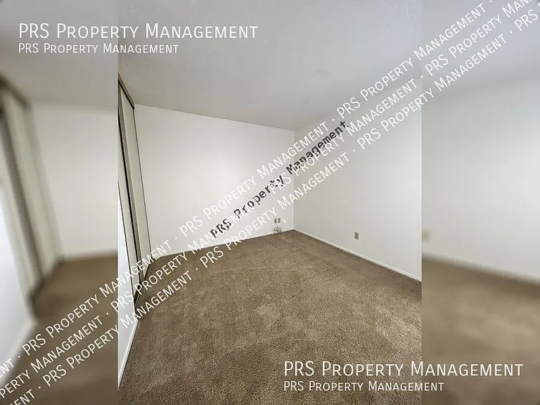 329 E Ambassador Dr — Photo 26