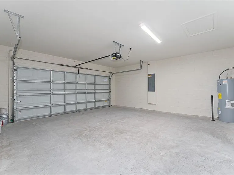 3633 Cambridge Brook Dr — Photo 23