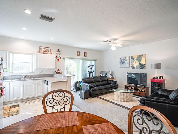 4th image of 217 Leland Ln