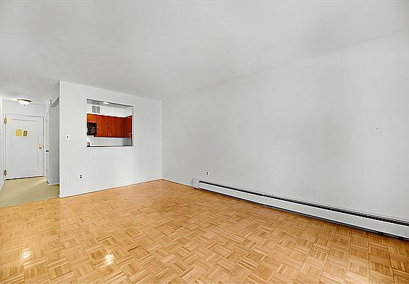 3rd image of 3615 Oxford Ave APT 11