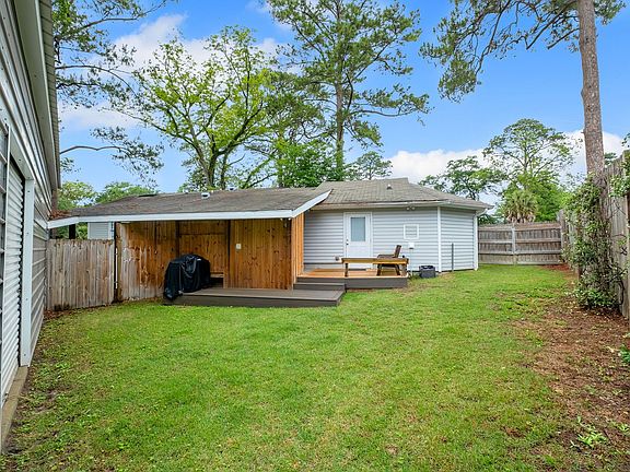 4th image of 1603 Carruthers St #A