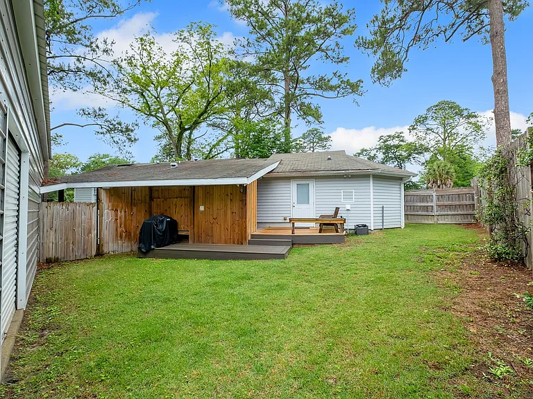 1603 Carruthers St #A — Photo 4