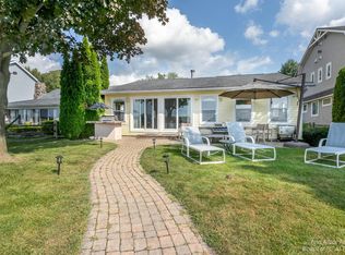 11976 Algonquin Dr, Pinckney, MI 48169