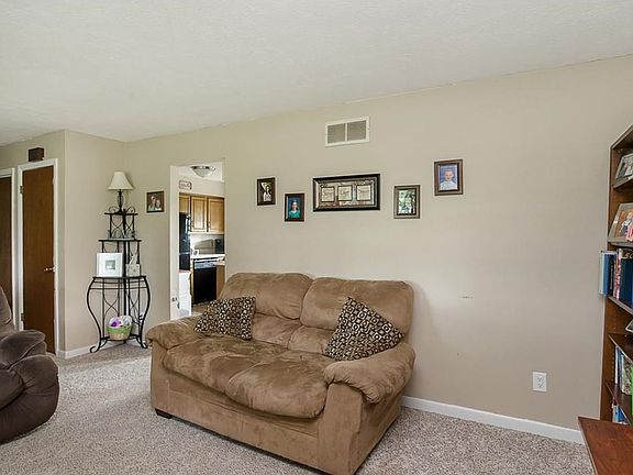 5th image of 22552 Essig Ave