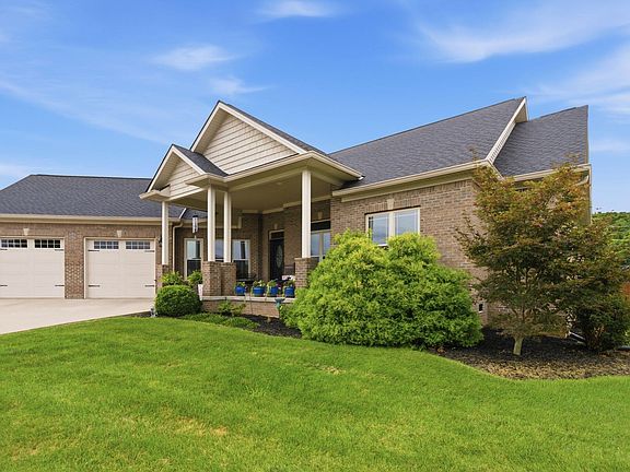 3rd image of 104 Dove Run Cir