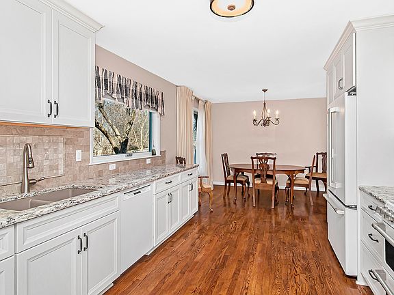 4th image of 1007 Juniper Pkwy