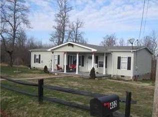 402 Lone Oak Rd, Cottageville, WV 25239