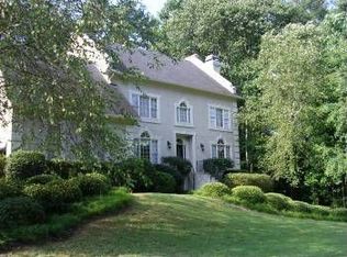 5830 Plantation Dr, Roswell, GA 30075