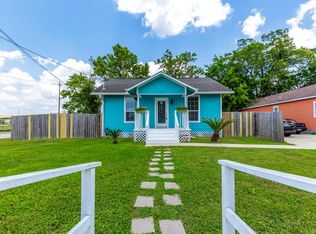 301 E 40th 1/2 St, Houston, TX 77018