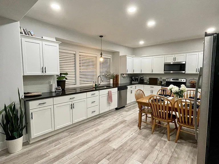 759 Terrace Ave — Photo 3