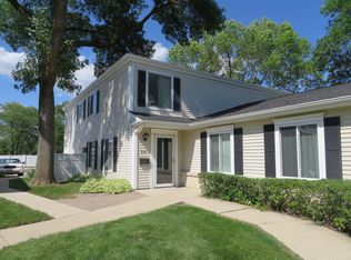 650 E Old Willow Rd #180-B, Prospect Heights, IL 60070