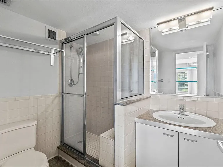 2401 Bayshore Blvd #410 & 510 — Photo 14