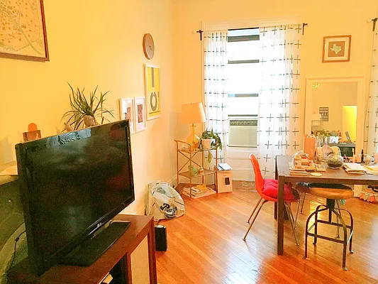 Rented by Rapid Realty Cobble Hill | media 56