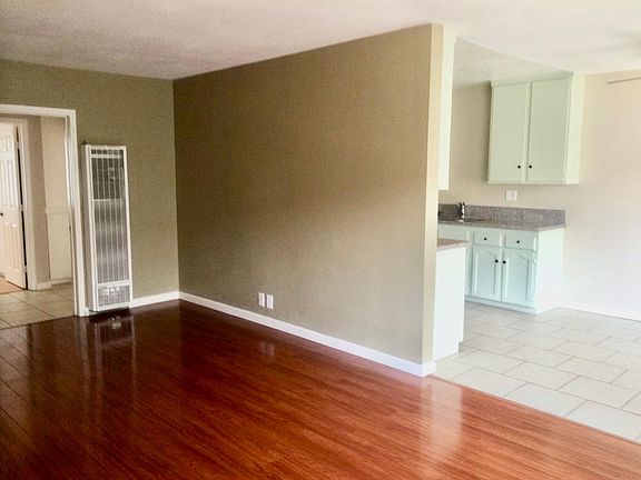 2nd image of 653 N Raymond Ave #3