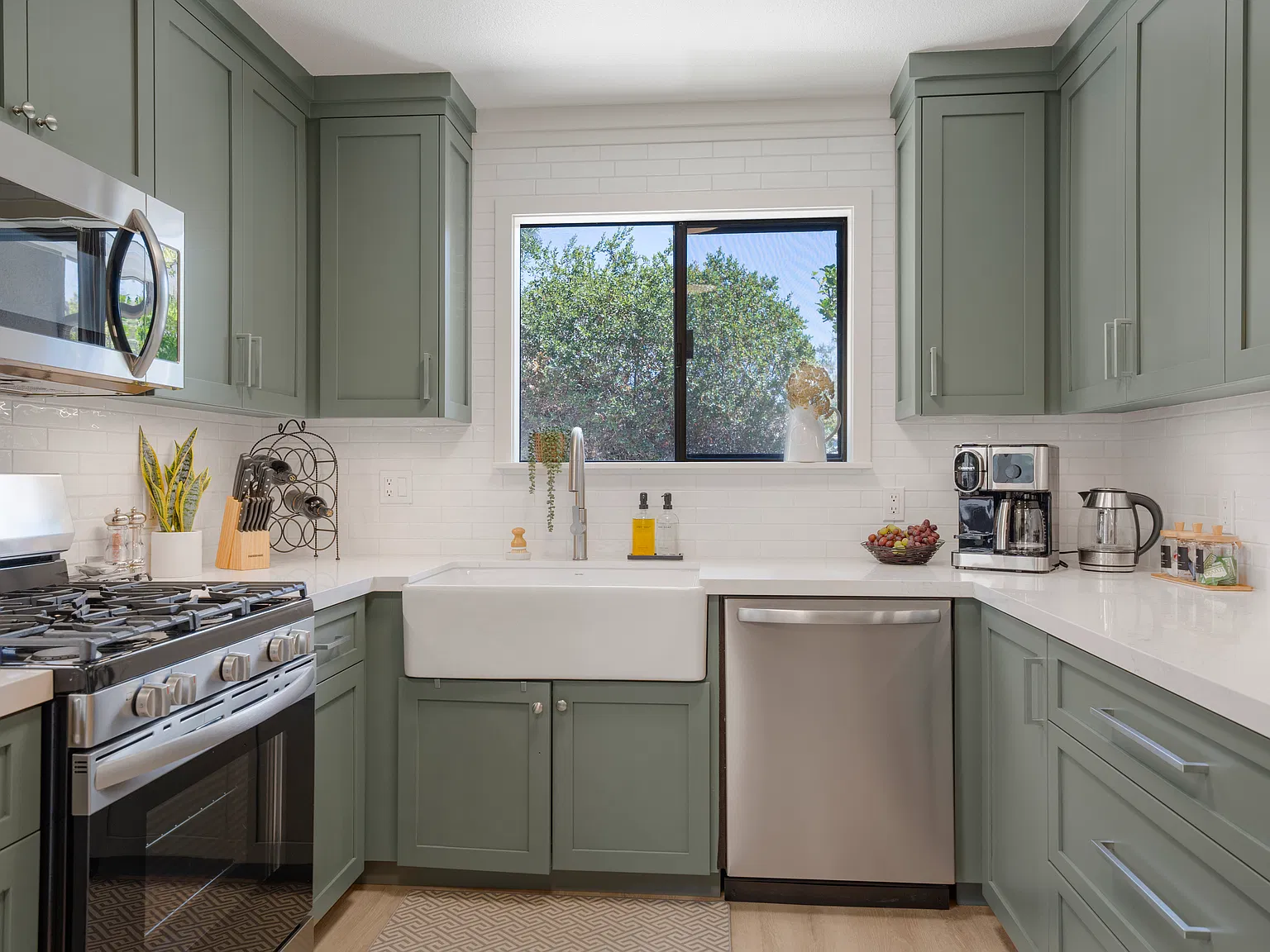 3 bed, 1346 sqft, $5,299 — Photo 3
