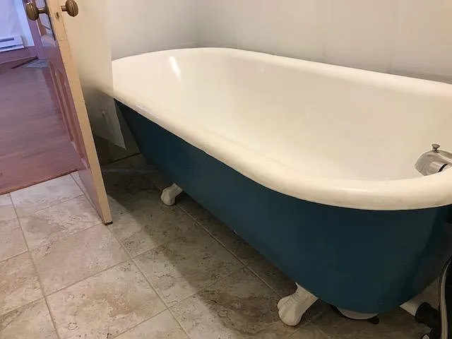 Claw food tub and shower...