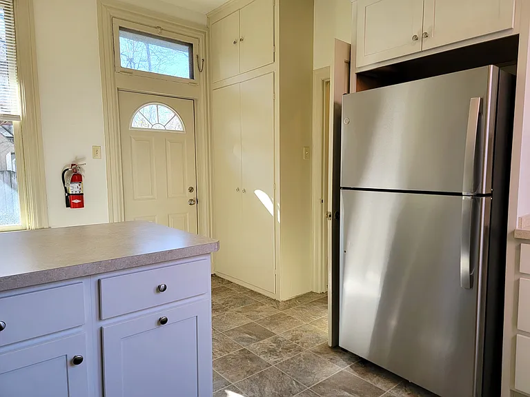 320 N Lime St #D — Photo 3