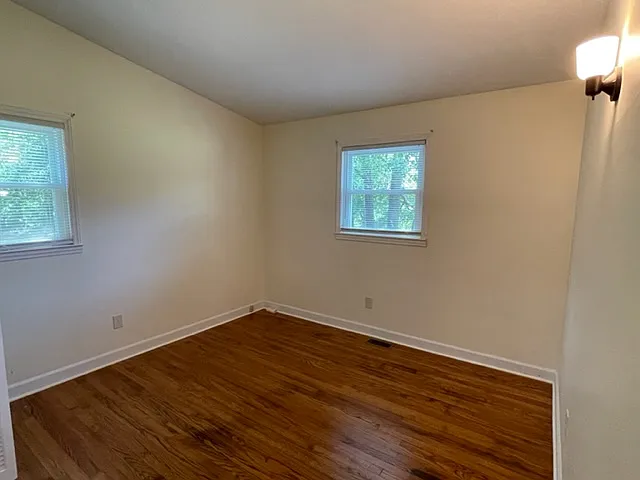 303 Pinewood Dr — Photo 17